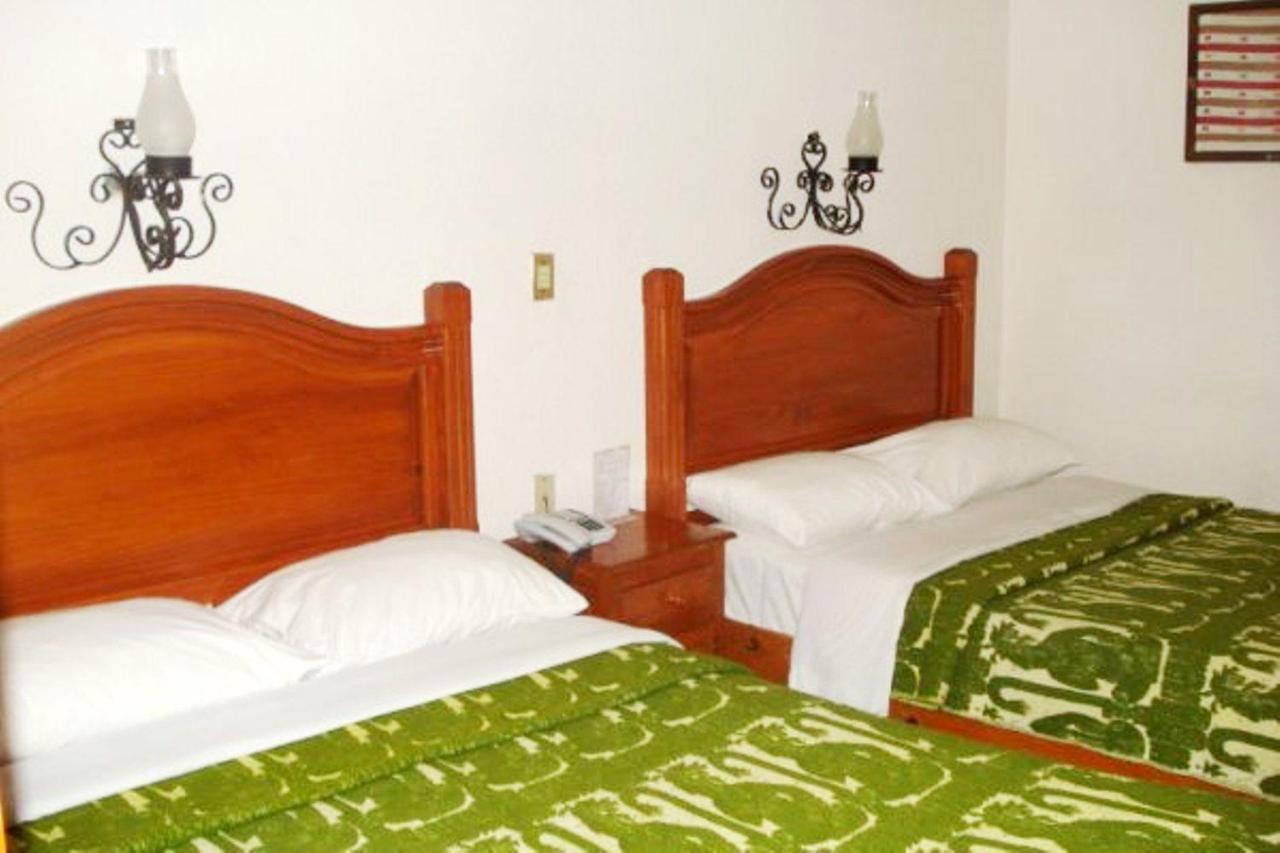 Hotel Don Quijote ซานกริสโตบัล เด ลาสกาซาส ภายนอก รูปภาพ