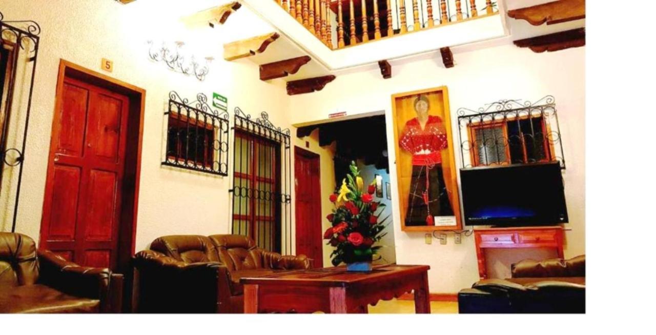 Hotel Don Quijote ซานกริสโตบัล เด ลาสกาซาส ภายนอก รูปภาพ