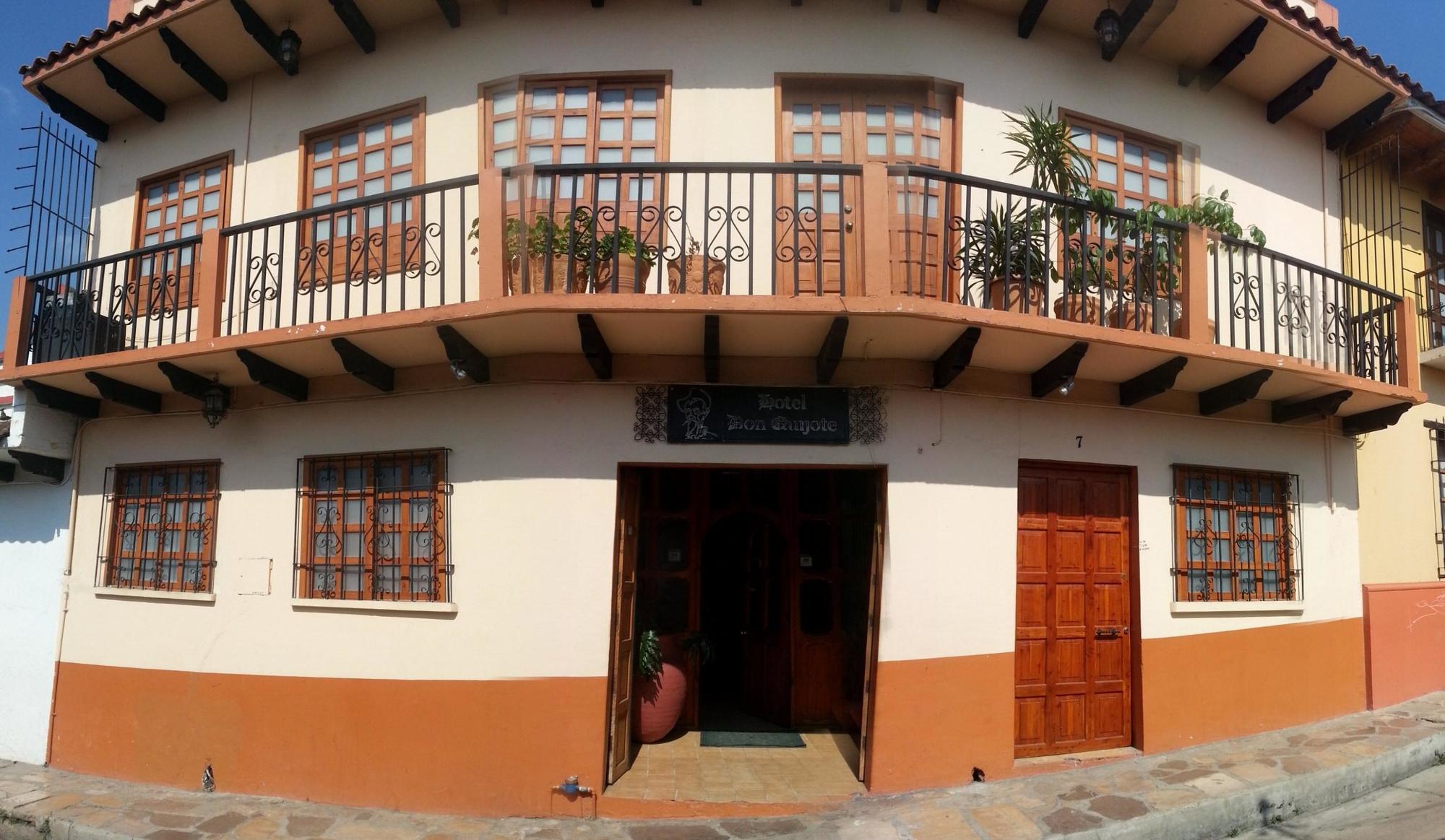 Hotel Don Quijote ซานกริสโตบัล เด ลาสกาซาส ภายนอก รูปภาพ